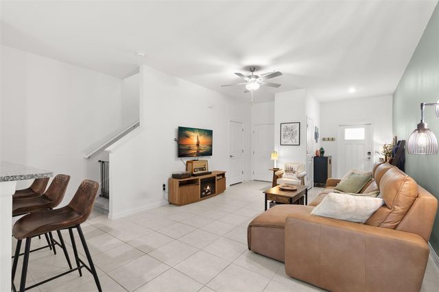 10324 TRUMPET HONEYSUCKLE WAY, San Antonio, FL 33576