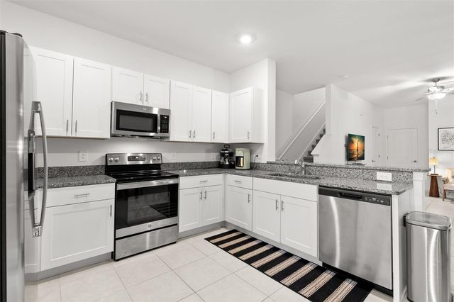 10324 TRUMPET HONEYSUCKLE WAY, San Antonio, FL 33576