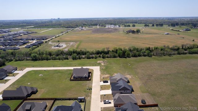 849 Springfield Court, Durant, OK 74701