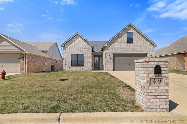 849 Springfield Court, Durant, OK 74701