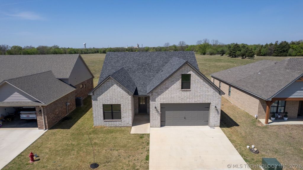 849 Springfield Court, Durant, OK 74701