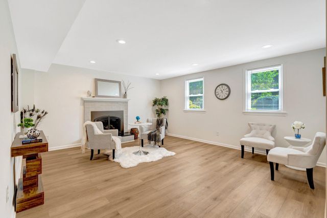 4604 WILLET, Annandale, VA 22003
