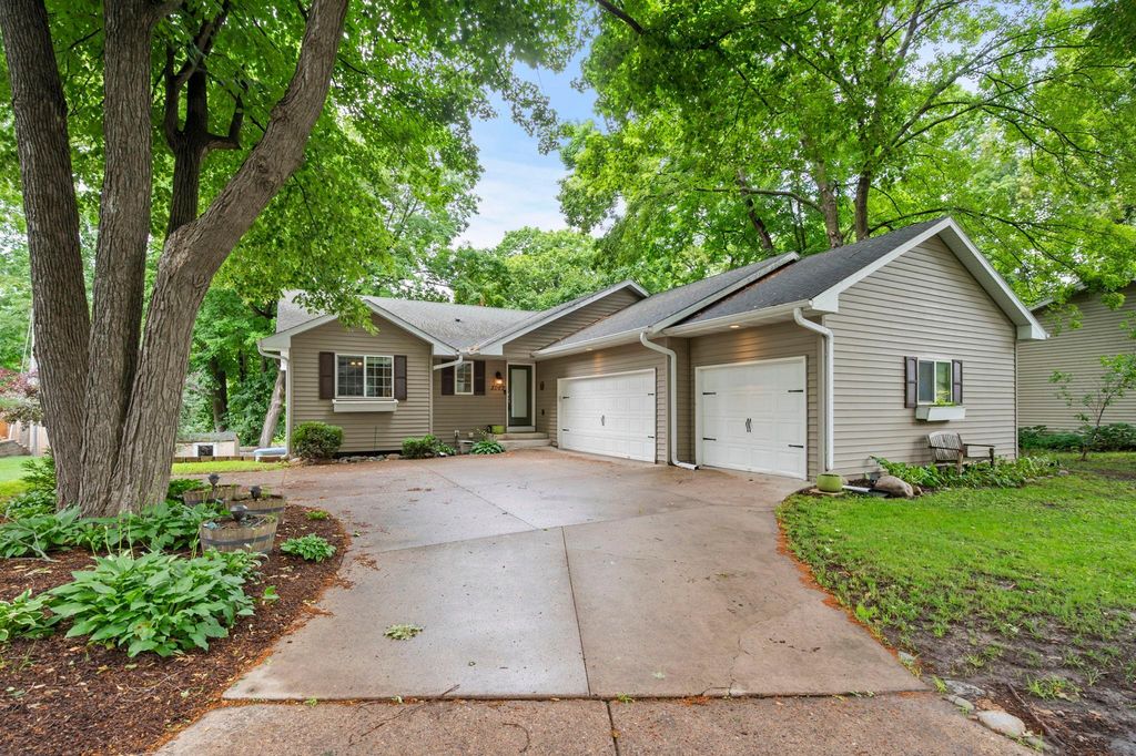 3067 Alexander Lane, Mound, MN 55364