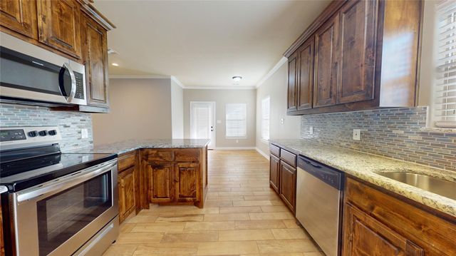 929 S Montgomery Street, Sherman, TX 75090