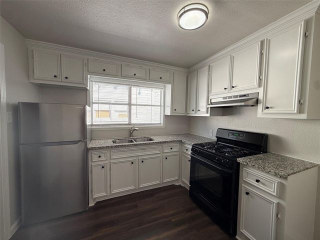 7427 Avenue I D, Houston, TX 77011