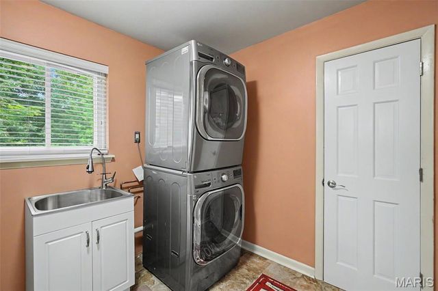 358 Ridgemeadow Drive, Chesterfield, MO 63017