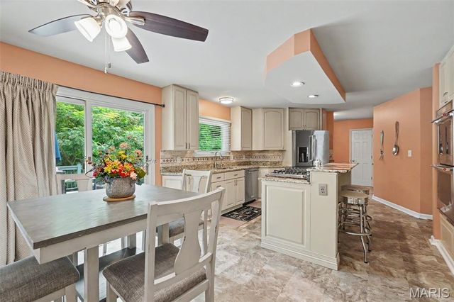 358 Ridgemeadow Drive, Chesterfield, MO 63017