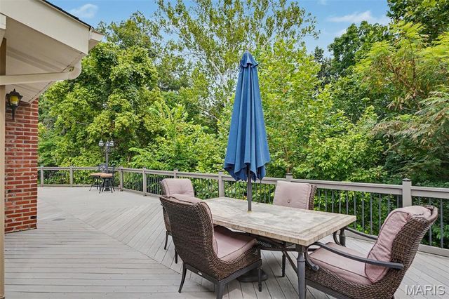 358 Ridgemeadow Drive, Chesterfield, MO 63017