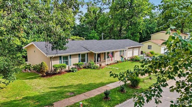358 Ridgemeadow Drive, Chesterfield, MO 63017