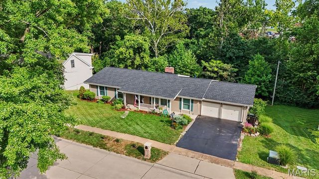 358 Ridgemeadow Drive, Chesterfield, MO 63017