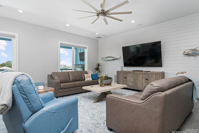 107 Windjammer, Rockport, TX 78382