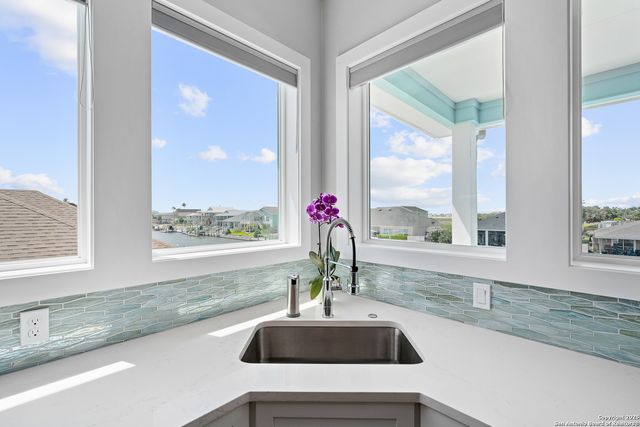 107 Windjammer, Rockport, TX 78382
