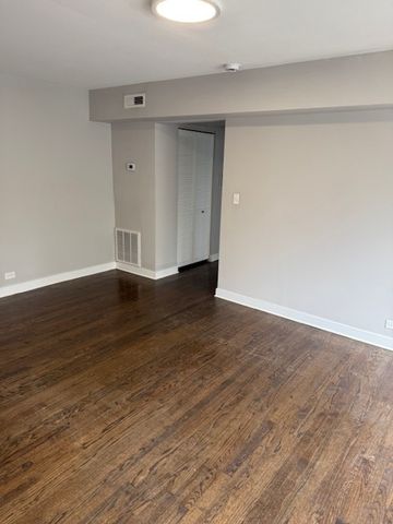 6521 N Seeley Avenue 2S, Chicago, IL 60645