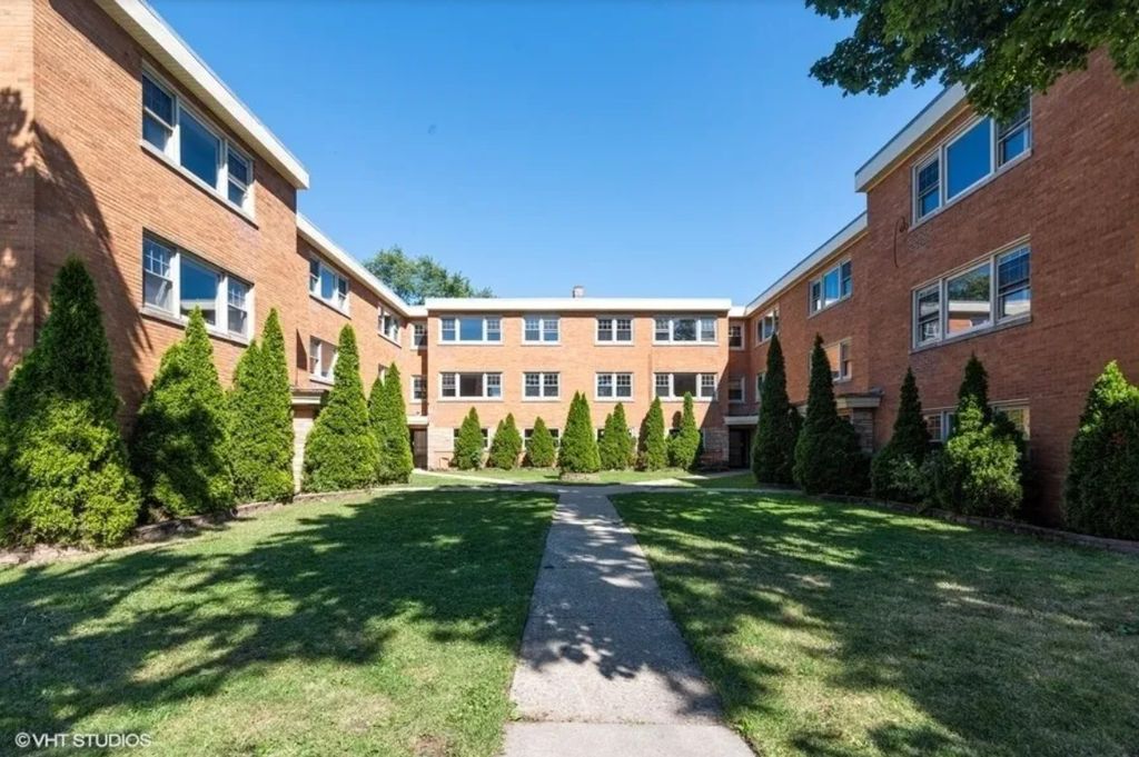6521 N Seeley Avenue 2S, Chicago, IL 60645