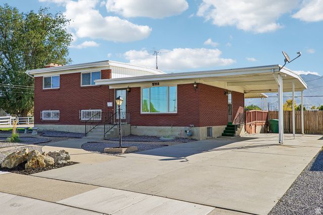 5711 S SAGEWOOD DR, Murray, UT 84107