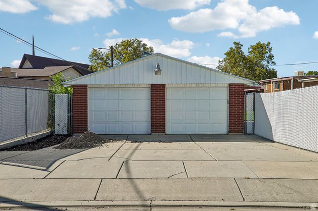 5711 S SAGEWOOD DR, Murray, UT 84107