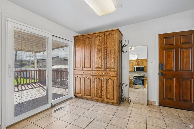 5711 S SAGEWOOD DR, Murray, UT 84107