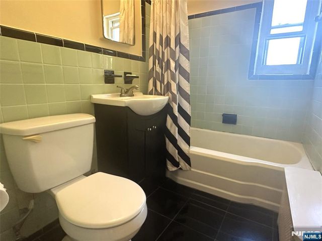 460 Heath Place 48, Hackensack, NJ 07601