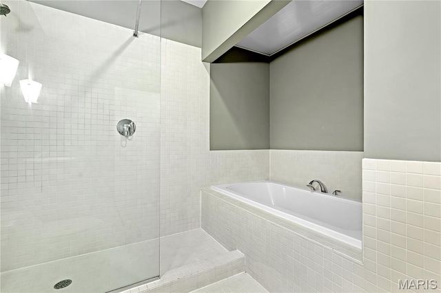 1010 Saint Charles Street 803, St Louis, MO 63101