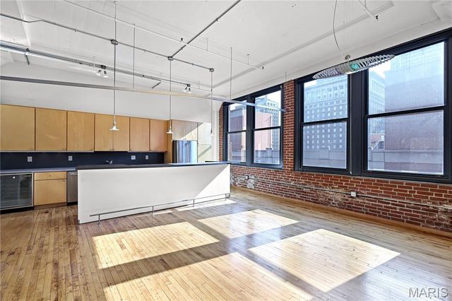 1010 Saint Charles Street 803, St Louis, MO 63101