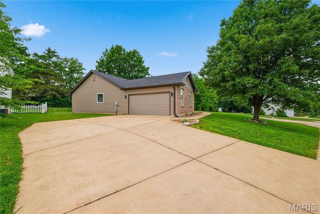 129 Fleur De Lis Drive, Wentzville, MO 63385