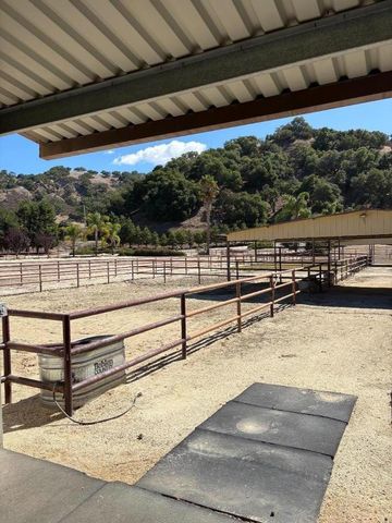 529 Corral De Tierra Road, Salinas, CA 93908