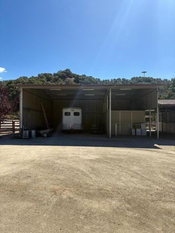 529 Corral De Tierra Road, Salinas, CA 93908