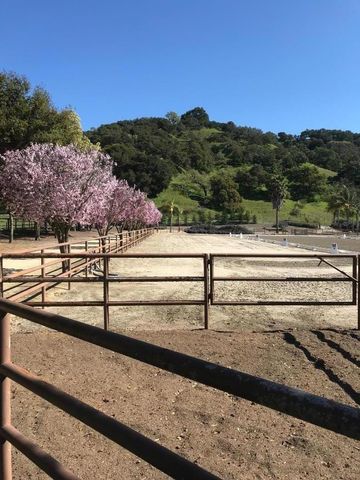 529 Corral De Tierra Road, Salinas, CA 93908