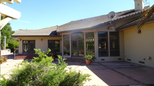 529 Corral De Tierra Road, Salinas, CA 93908