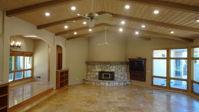 529 Corral De Tierra Road, Salinas, CA 93908