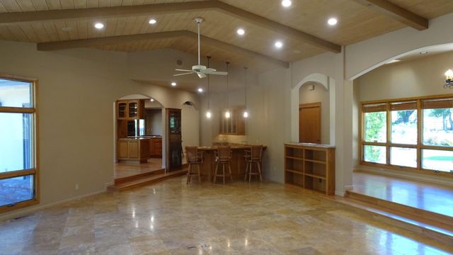 529 Corral De Tierra Road, Salinas, CA 93908