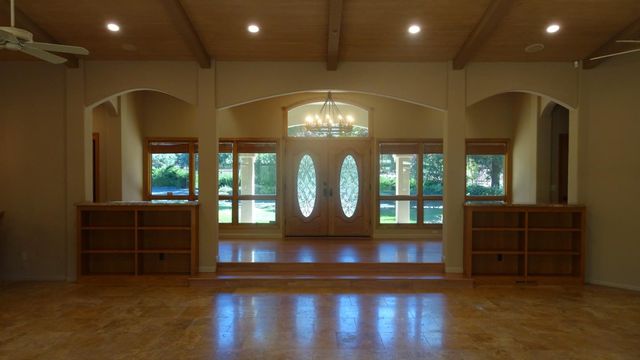 529 Corral De Tierra Road, Salinas, CA 93908