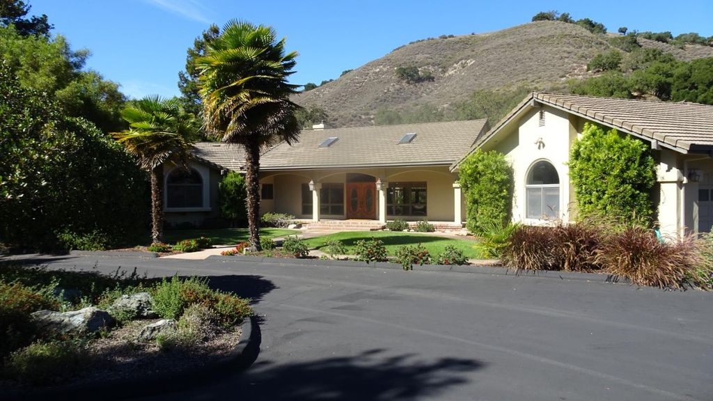 529 Corral De Tierra Road, Salinas, CA 93908