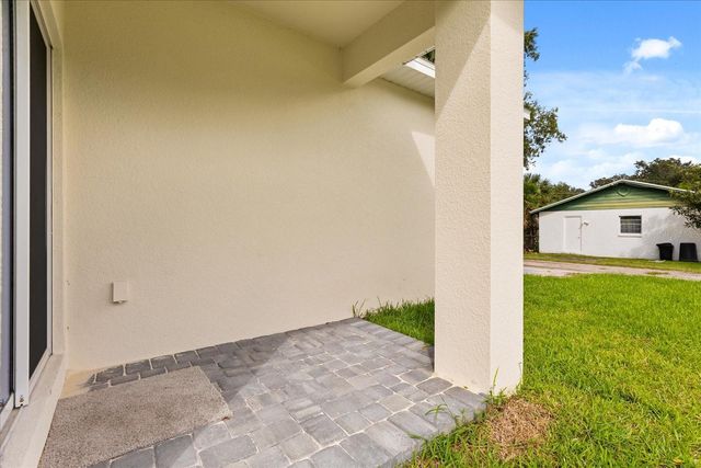 817 S LOCUST AVENUE, Sanford, FL 32771