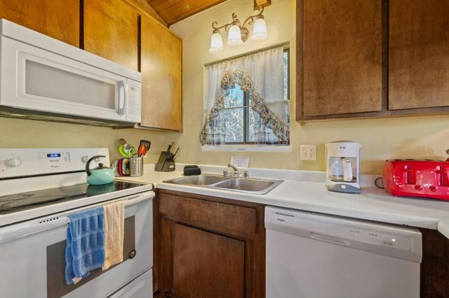 19935 Pine Mountain Drive, Groveland, CA 95321