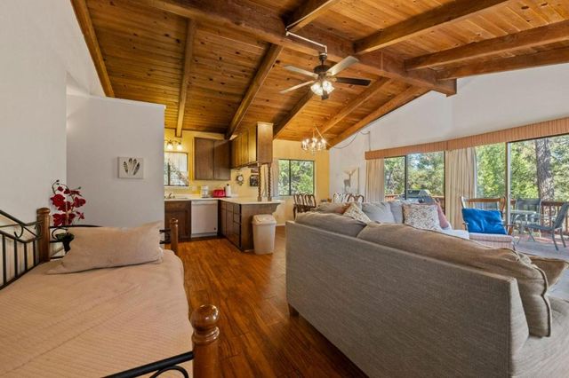 19935 Pine Mountain Drive, Groveland, CA 95321