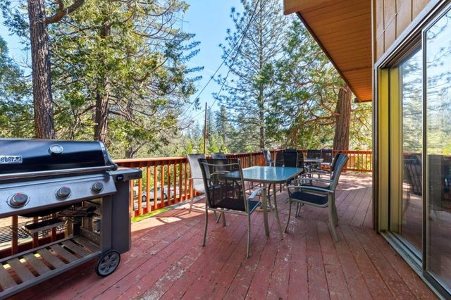 19935 Pine Mountain Drive, Groveland, CA 95321