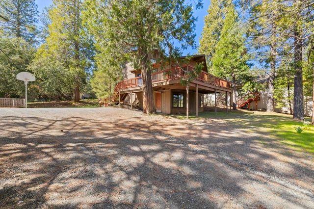 19935 Pine Mountain Drive, Groveland, CA 95321
