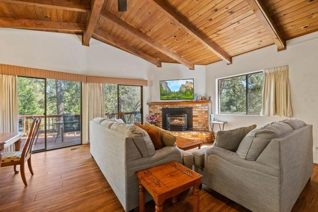 19935 Pine Mountain Drive, Groveland, CA 95321