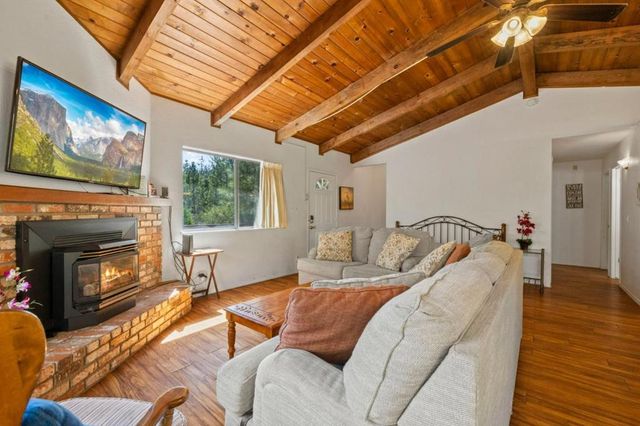 19935 Pine Mountain Drive, Groveland, CA 95321