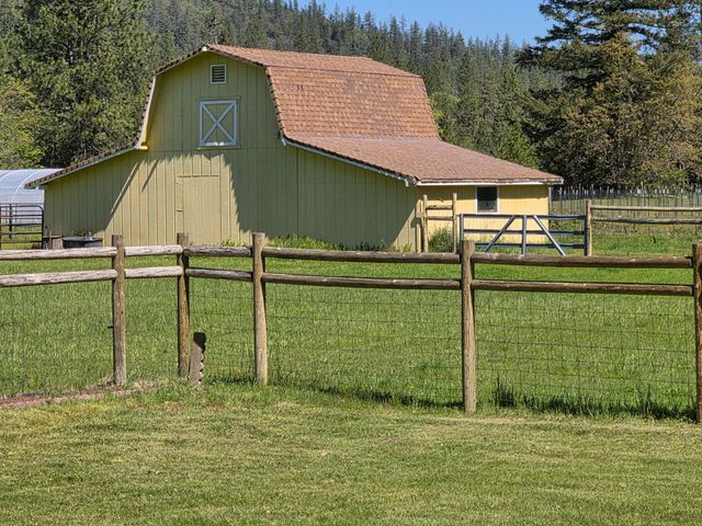 2880 Fish Hatchery Road, Grants Pass, OR 97527