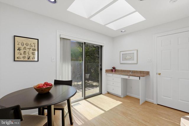 3 HOUNDS RUN LN, Blue Bell, PA 19422