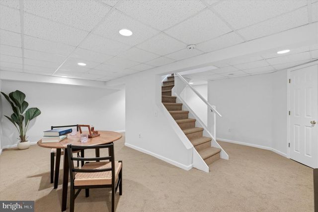 3 HOUNDS RUN LN, Blue Bell, PA 19422