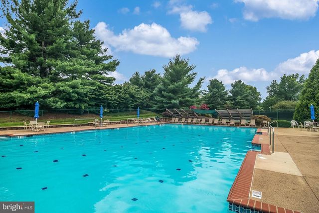 3 HOUNDS RUN LN, Blue Bell, PA 19422