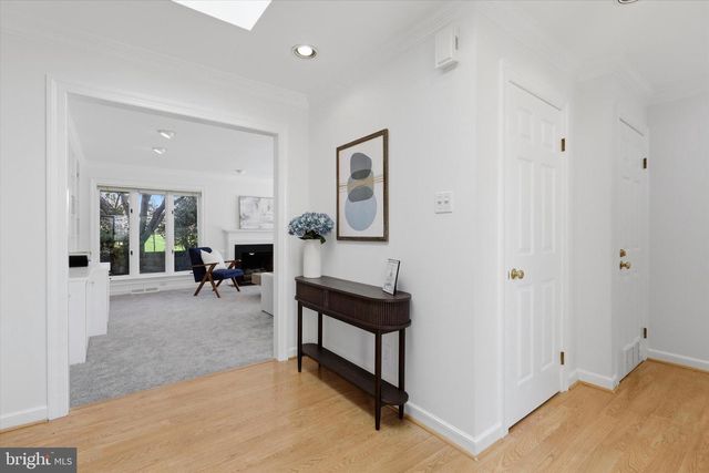 3 HOUNDS RUN LN, Blue Bell, PA 19422