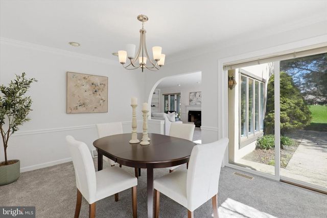 3 HOUNDS RUN LN, Blue Bell, PA 19422