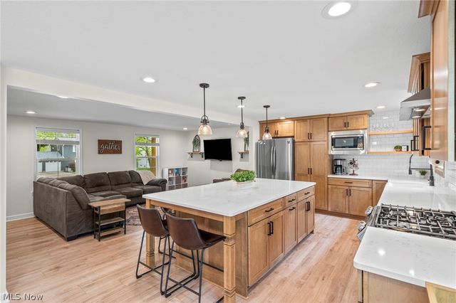 850 Deepwood Drive, Medina, OH 44256