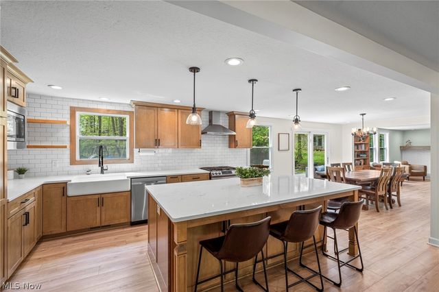 850 Deepwood Drive, Medina, OH 44256