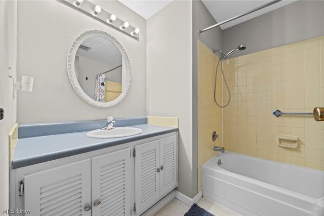 850 Deepwood Drive, Medina, OH 44256