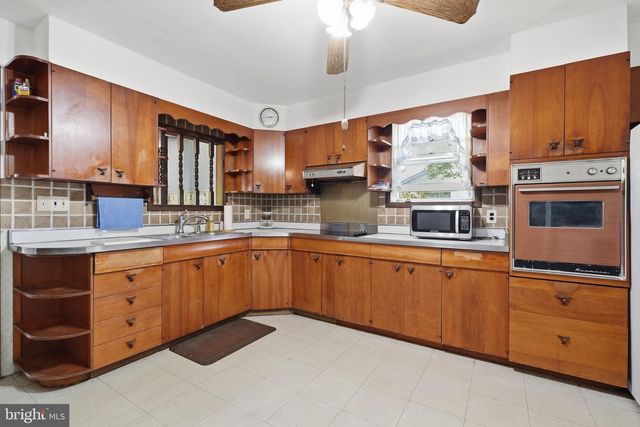1138 SUNSET LN, Bensalem, PA 19020